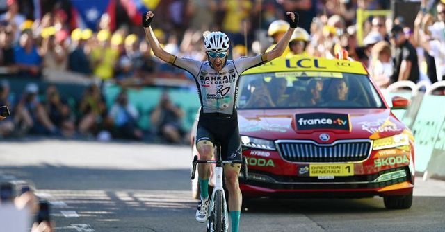 Tour de France – Carlos Rodríguez lejtmenetes sikere, egy másodperccel nőtt Vingegaard előnye