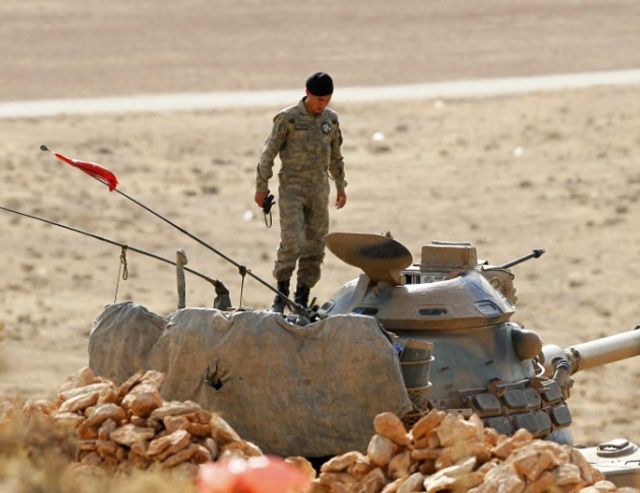 Турция намали военната служба на шест месеца