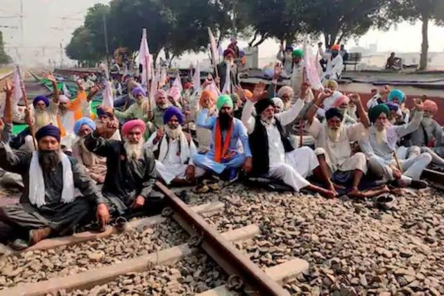 Piyush Goyal urges Punjab govt to clear entire Railway network from blockages to resume train services