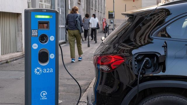 Revisione Pnrr, 600 milioni di euro agli incentivi per auto elettriche