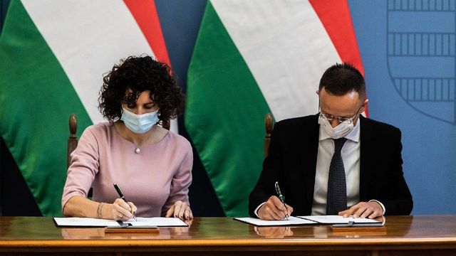 Stratégiai megállapodást kötött a kormány a Roche Magyarországgal