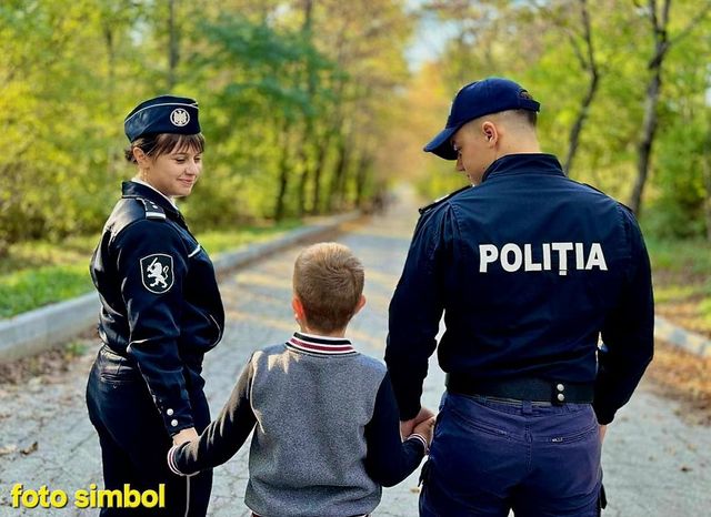 O fetiță de 4 ani dintr-o localitate din Cahul, găsită de poliție după ce a ieșit singură din casă