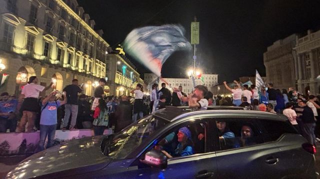 Nápolyt lezárják, a bajnokcsapatot a pápa is fogadja