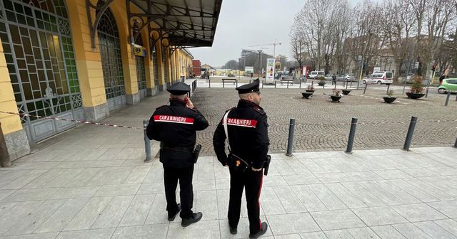 Pavia: 40enne ucciso a coltellate a vigevano, indagini in corso