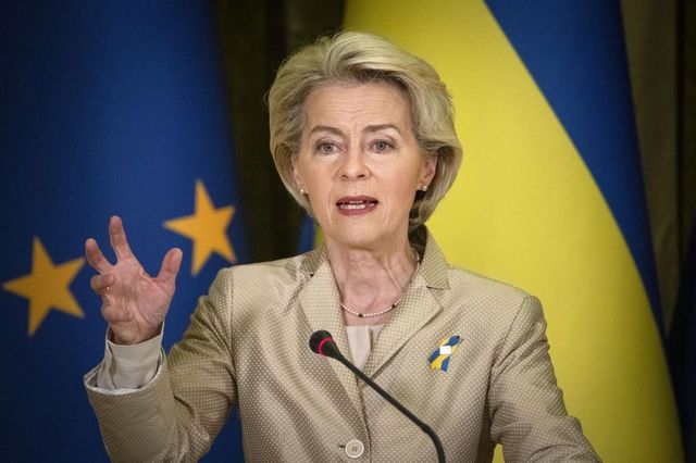 Commissione Ue raccomanda l'apertura di negoziati con Kiev