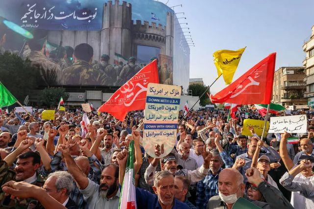 Parigi, 'no al cambio di regime in Iran con la forza'