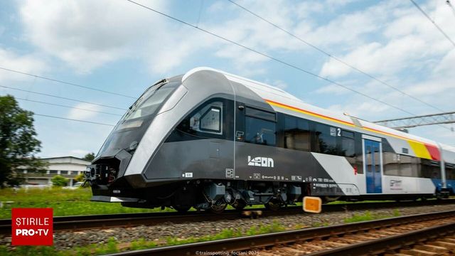 Primul tren fabricat în România după 80 de ani ajunge joi în București