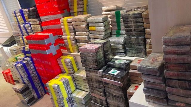 Peste două tone de cocaină, confiscate pe un iaht de lux în largul Angliei