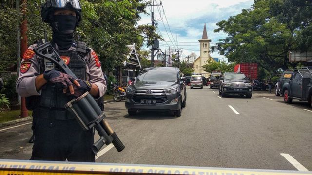 Atac sinucigaș cu bombă la o catedrală catolică din Indonezia