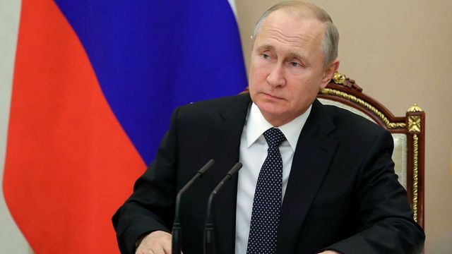 Chceme vyjednávat s USA, ale na výrobu raket zareagujeme, řekl Putin