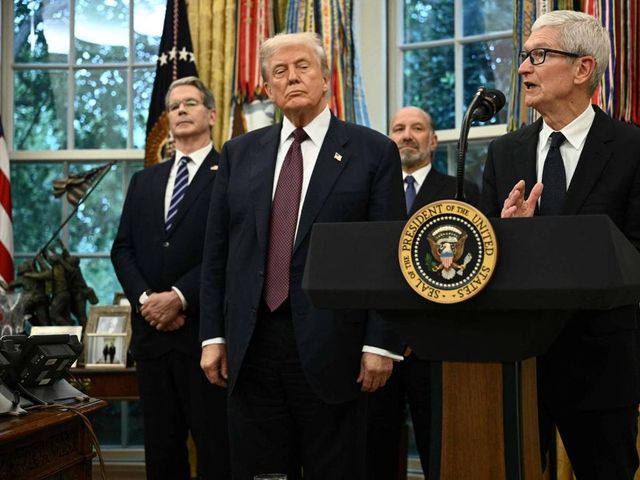 Scattano i dazi, Trump: miliardi affluiranno ora negli Usa