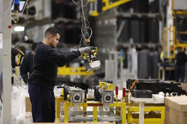 La industria del motor presiona por carta a Bruselas para acabar con la prohibición de coches de combustión en 2035