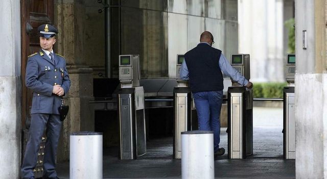 Stipendio dipendenti pubblici, salta il tetto a 240mila euro