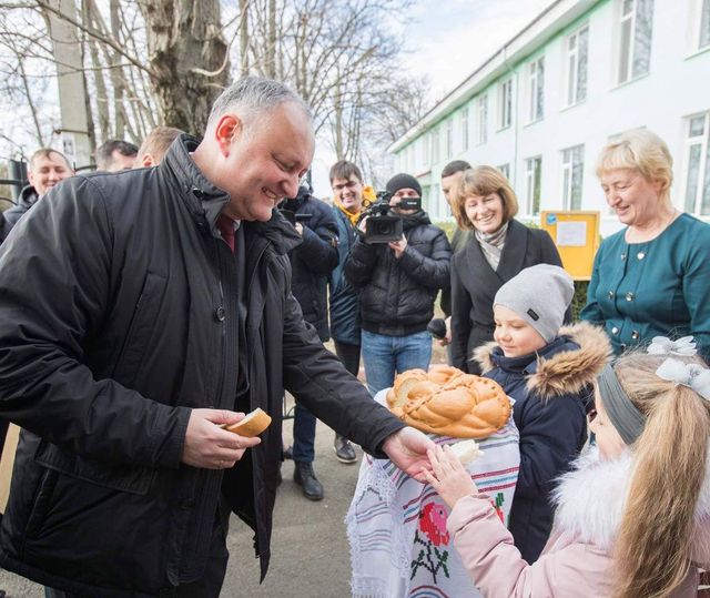 Игорь Додон посетил детский сад в селе Дороцкая Дубоссарского района