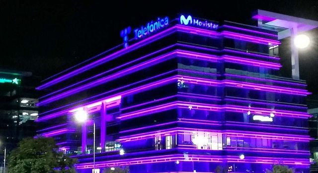 Telefónica cierra la venta de su filial en Ecuador a Millicom por 329 millones de euros