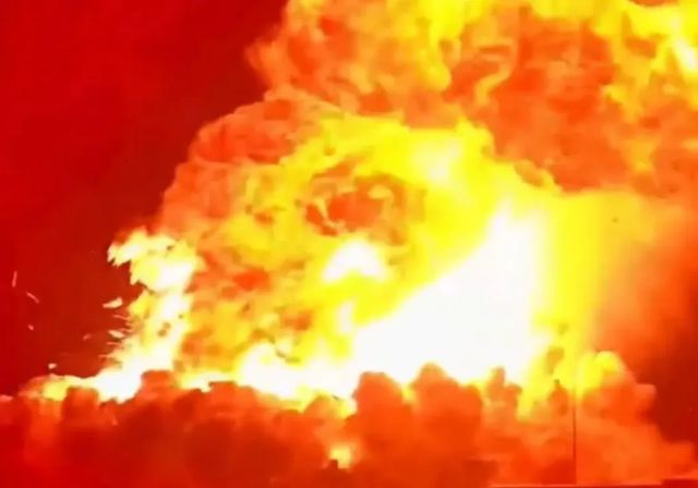 La 'Startship', la flamante nave de Elon Musk, explota en tierra envuelta en una gran bola de fuego