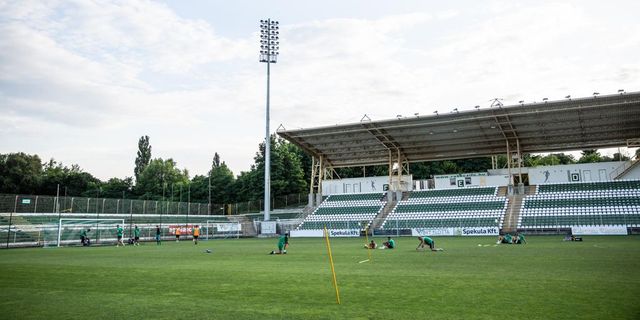 62 Celsius-fokot mértek a kaposvári stadion gyepén