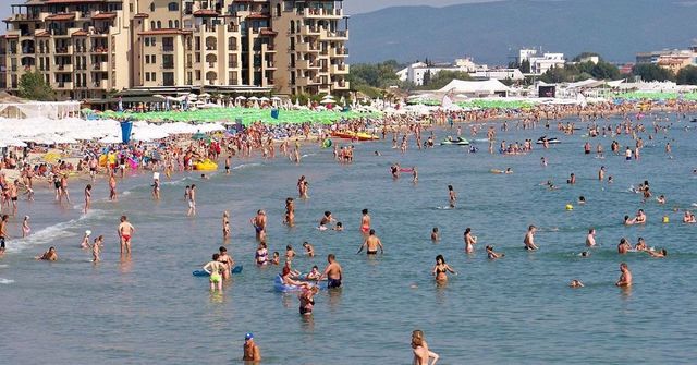 Хотелиерите искат да започне незабавно издаване на визи за руски туристи - Труд