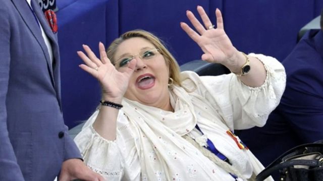 Parlamentul European a demarat procedura de ridicare a imunității eurodeputatei Diana Șoșoacă