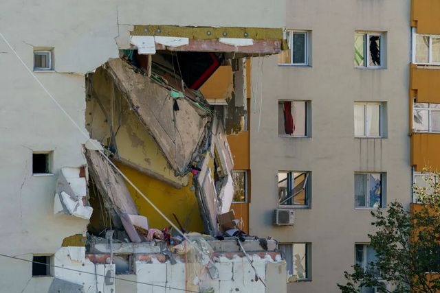 În ce condiții vor putea locatarii afectați de explozia din Rahova să redevină proprietari în noul bloc construit