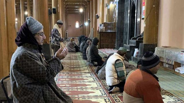 Coronavirus Outbreak: AIMPLB urges Muslims to offer Friday prayers at home instead of going at mosques