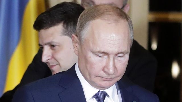 Зеленский попросил Путина о встрече