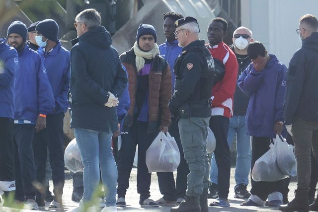Bruxelles propone norme che facilitano l'applicazione del concetto di Paese terzo sicuro per i migranti