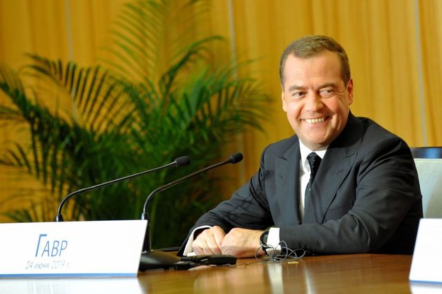 Medvedev vrea să vadă Ucraina înjosită: Inamicul trebuie să vină târându-se în genunchi, cerșind milă