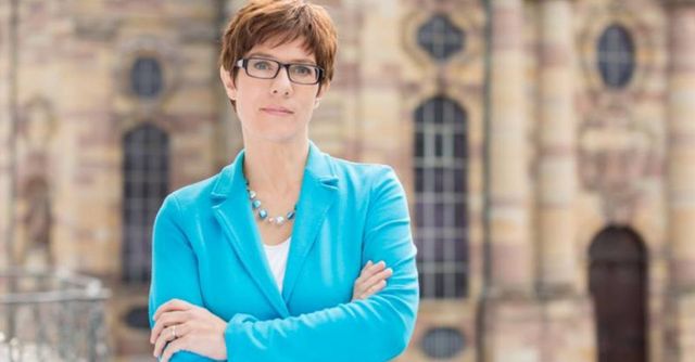Nástupkyně Merkelové Krampová-Karrenbauerová nechce vést stranu do dalších voleb