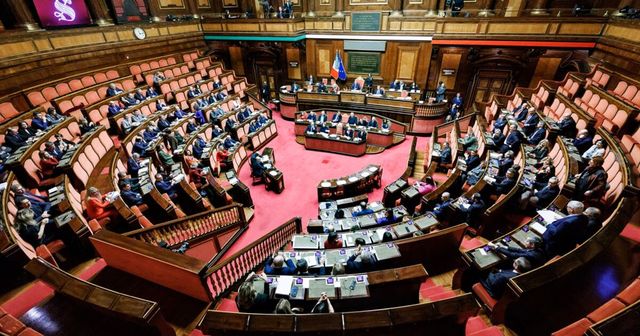 Il Senato approva il decreto Bollette, è legge