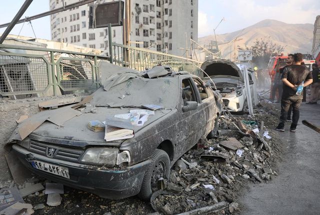 Israel bombardea las instalaciones nucleares de Irán y asesina a los jefes del ejército y la Guardia Revolucionaria