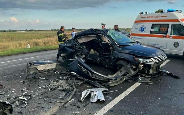 Accident cu trei mașini, în timpul furtunii. Un bărbat a murit în coliziunea produsă la granița între Buzău și Ialomița