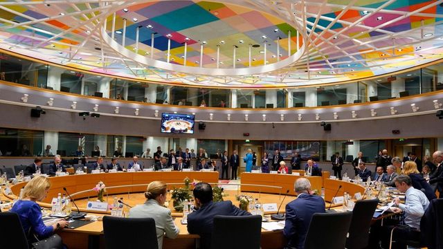 Non c'è bisogno di più tasse e di più Europa