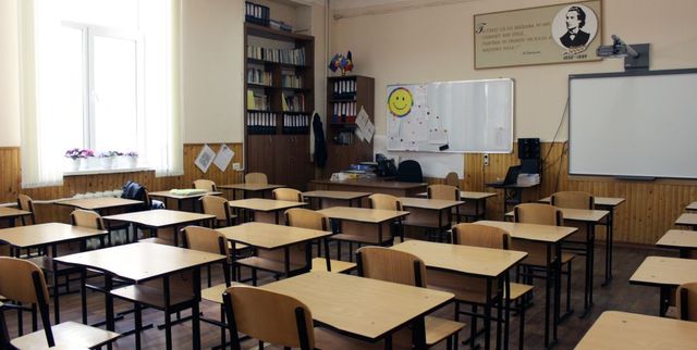 Peste 17 mii de elevi din școlile din Chișinău au plecat în afara țării în ultimii 11ani
