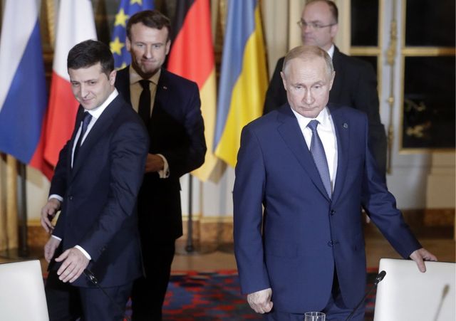 Rusia și Ucraina au convenit la summitul de la Paris asupra retragerii trupelor militare din trei zone de conflict