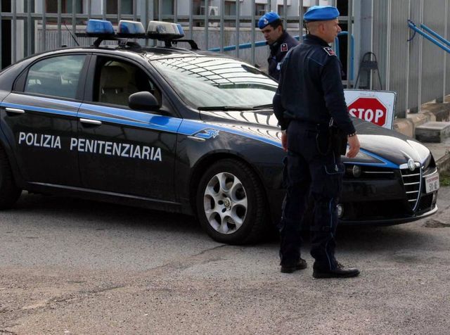Firenze, tunisino evade dal Tribunale con le manette ai polsi