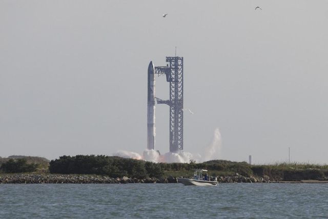 Esplode in Texas un razzo della SpaceX, nessun ferito