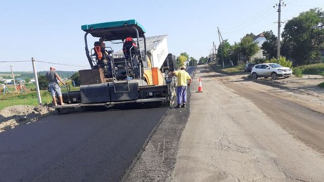 Autoritățile anunță că drumurile din opt raioane vor fi reparate în acest an
