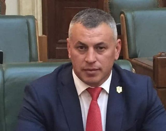 Un prim-vicepreședintele PNL a picat la Bacalaureat, cu 3,60 la Română, dar a depus contestație