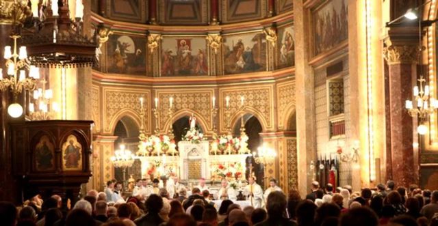 Soții Iohannis participă la slujba de Înviere, la Sibiu