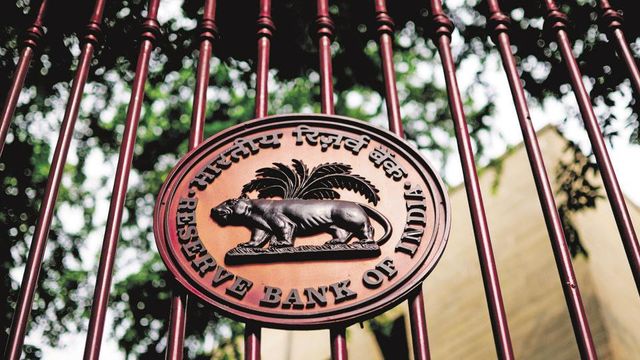 RBI Keeps Repo Rate Unchanged, Slashes Growth Projection By 1%