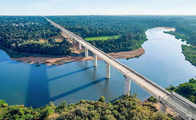 Bullet train hits triple century, construction of viaduct completed on 300 km corridor track, its top speed will be…,watch viral video