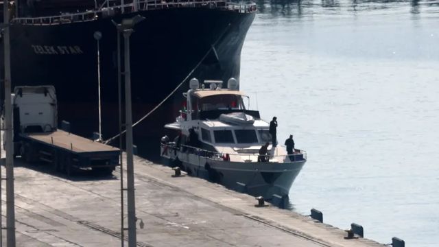 Izrael deportoval Gretu i dalších 171 aktivistů z flotily do Řecka, o Češce mlčí