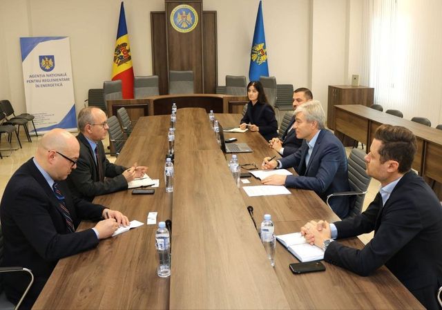 Moldova caută surse alternative de combustibil după sancțiunile impuse giganților petrolieri ruși Rosneft și Lukoil