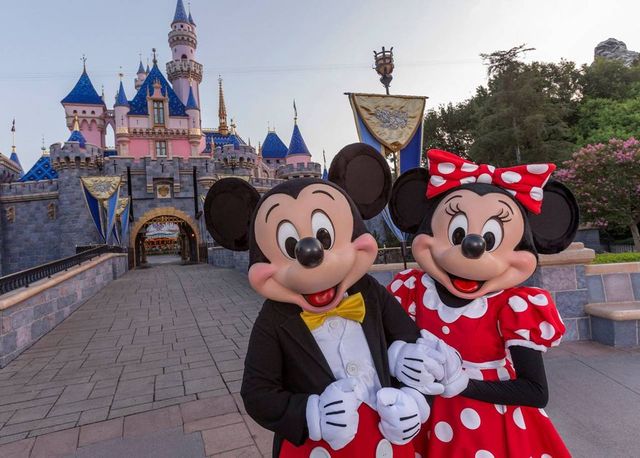 Disney va concedia 28.000 de angajați din parcurile tematice din Statele Unite