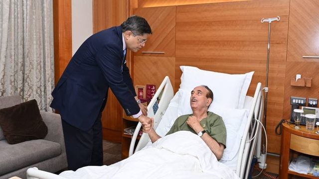 Ghulam Nabi Azad, in Saudi for all-party MPs tour, hospitalised in Riyadh
