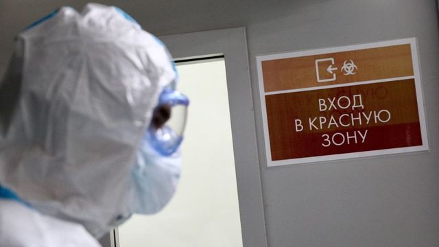 На выплаты медработникам, борющимся с коронавирусом, выделяют 10 млрд рублей