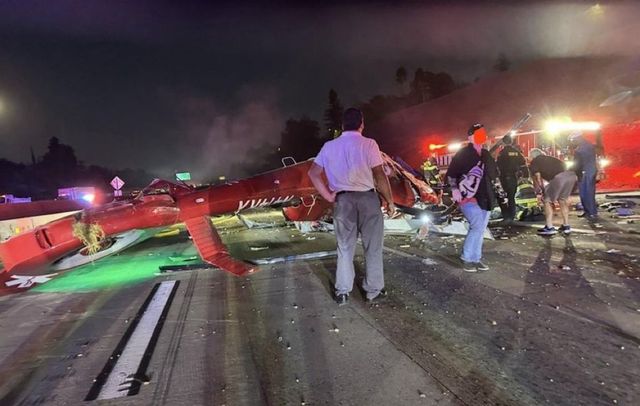 Un elicopter s-a prăbușit pe o autostradă din Sacramento