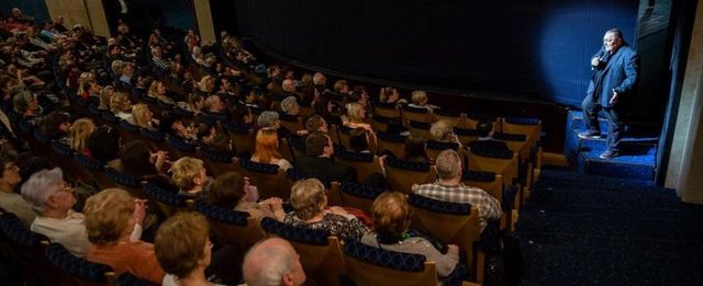 Ingyenes előadásokkal várja a Nemzeti Színház a rászorulókat