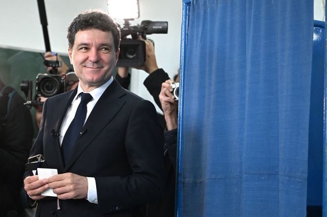 Nicușor Dan va începe discuții informale pentru viitorul guvern